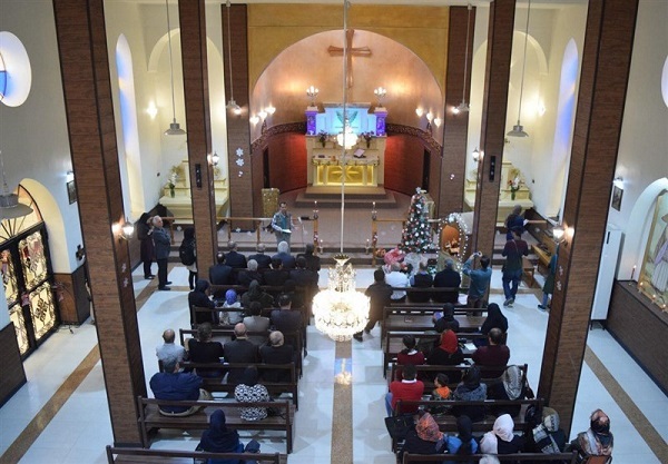 جشن میلاد حضرت مسیح(ع) در کلیسای مارشمعون اهواز برگزار شد + عکس