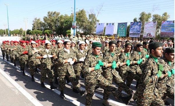 رژه روز ارتش در اهواز برگزار شد