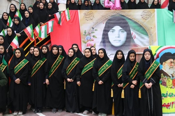نواختن زنگ انقلاب به مناسبت چهل و یک سالگی پیروزی انقلاب اسلامی