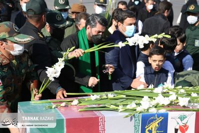 گزارش تصویری استقبال از پیکر مطهر ۱۶ شهید در مشهد