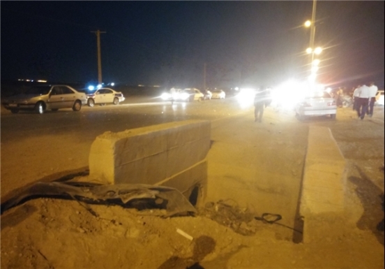 کشته و زخمی شدن 4 دانشجوی ماهشهر در اثر برخورد خودرو با دیواره بتنی وسط جاده!+ عکس