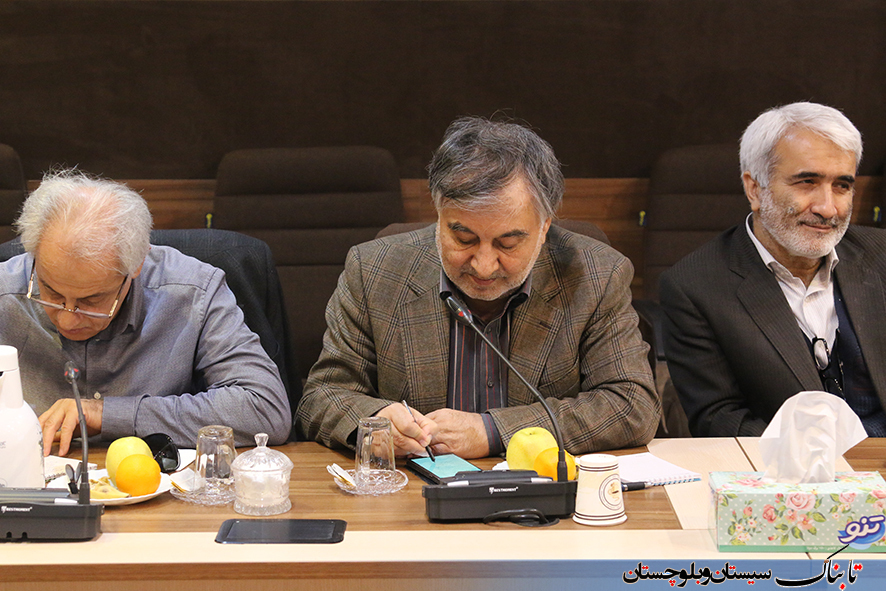 اصل اختلاس 8000 میلیاردی چه بود؟/ به نیت تخریب دولت، صندوق ذخیره فرهنگیان را تخریب کردند/ چابهار، بیست سال پیش عسلویه است/ تخریب سرمایه گذار خدمت به دشمن است اصل اختلاس 8000 میلیاردی چه بود؟/ به نیت تخریب دولت، صندوق ذخیره فرهنگیان را تخریب کردند/ چابهار، بیست سال پیش عسلویه است/ تخریب سرمایه گذار خدمت به دشمن است