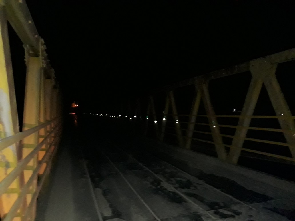 پلی بزرگ در لنده که هنگام غروب ناپدید میشود..!+تصاویر پلی بزرگ در لنده که هنگام غروب ناپدید میشود..!+تصاویر