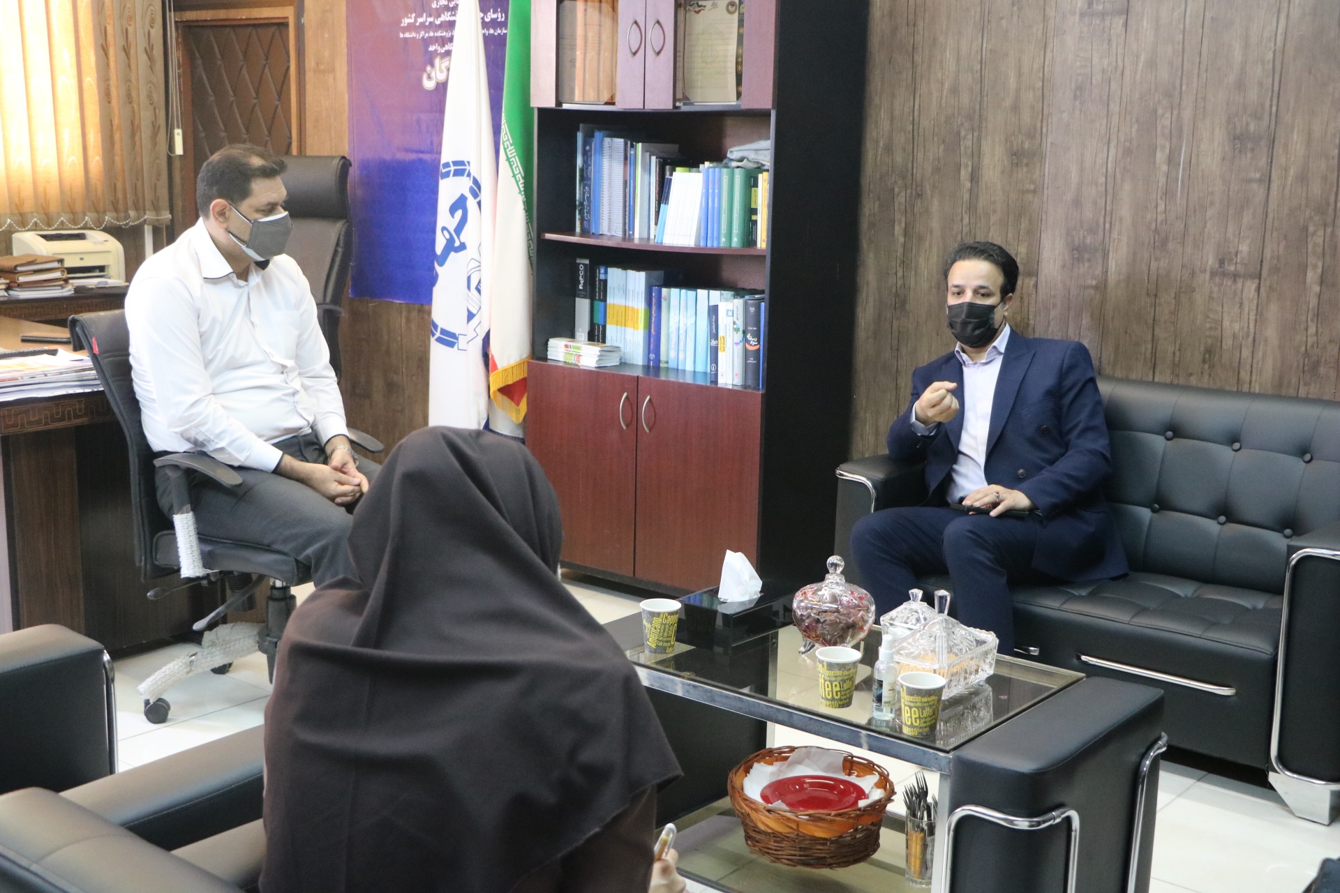 محلات باید به مراکز کارآفرینی تبدیل و برای آن ها برند سازی شود/بازار مجازی بر اساس عرضه و تقاضا برای محلات راه اندازی شود