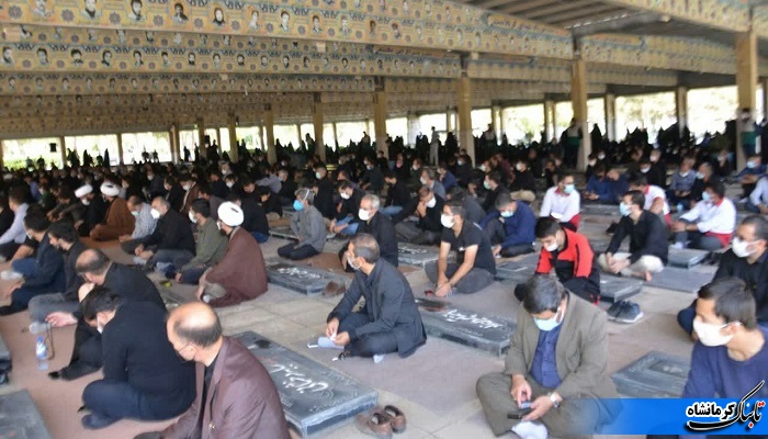 مراسم عزاداری امام رضا (ع) در گلزار شهدای کرمانشاه برگزار شد مراسم عزاداری امام رضا (ع) در گلزار شهدای کرمانشاه برگزار شد