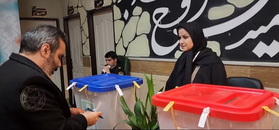 پایانه تاکسی چهار راه ملارد و زمین چمن مصنوعی پارک خیابان امام خمینی (ره)&nbsp;بمناسبت فرا رسیدن نیمه شعبان افتتاح شد