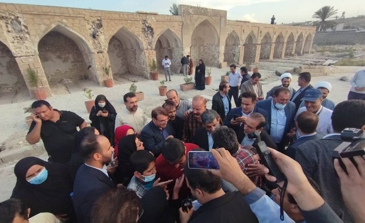 همسفری با بی حجاب&zwnj;ها تا بازدید از چشمه بلقیس و بلاد شاپور/ شبی با سازو اواز محلی!