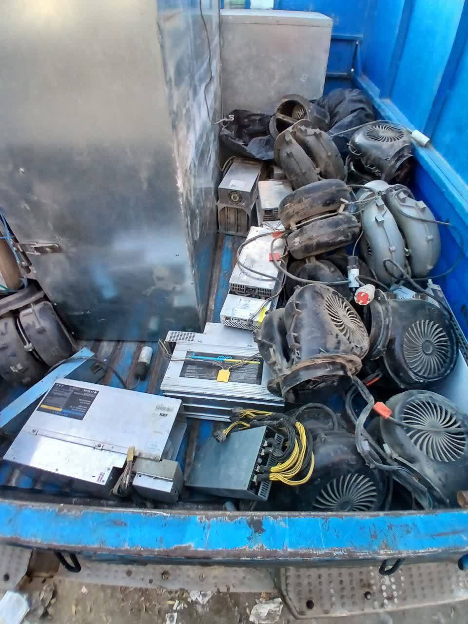 ۳۸ دستگاه رمز ارز توسط سربازان گمنام امام زمان (عج) در کرمانشاه کشف و ضبط شد ۳۸ دستگاه رمز ارز توسط سربازان گمنام امام زمان (عج) در کرمانشاه کشف و ضبط شد