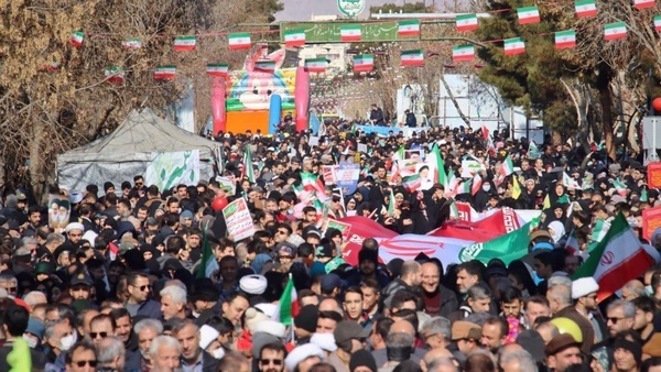 یک صدا تا پای جان برای ایران/ حضور حماسی مردم ایران در چهل و ششمین سالگرد پیروزی انقلاب + فیلم و عکس