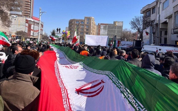 یک صدا تا پای جان برای ایران/ حضور حماسی مردم ایران در چهل و ششمین سالگرد پیروزی انقلاب + فیلم و عکس