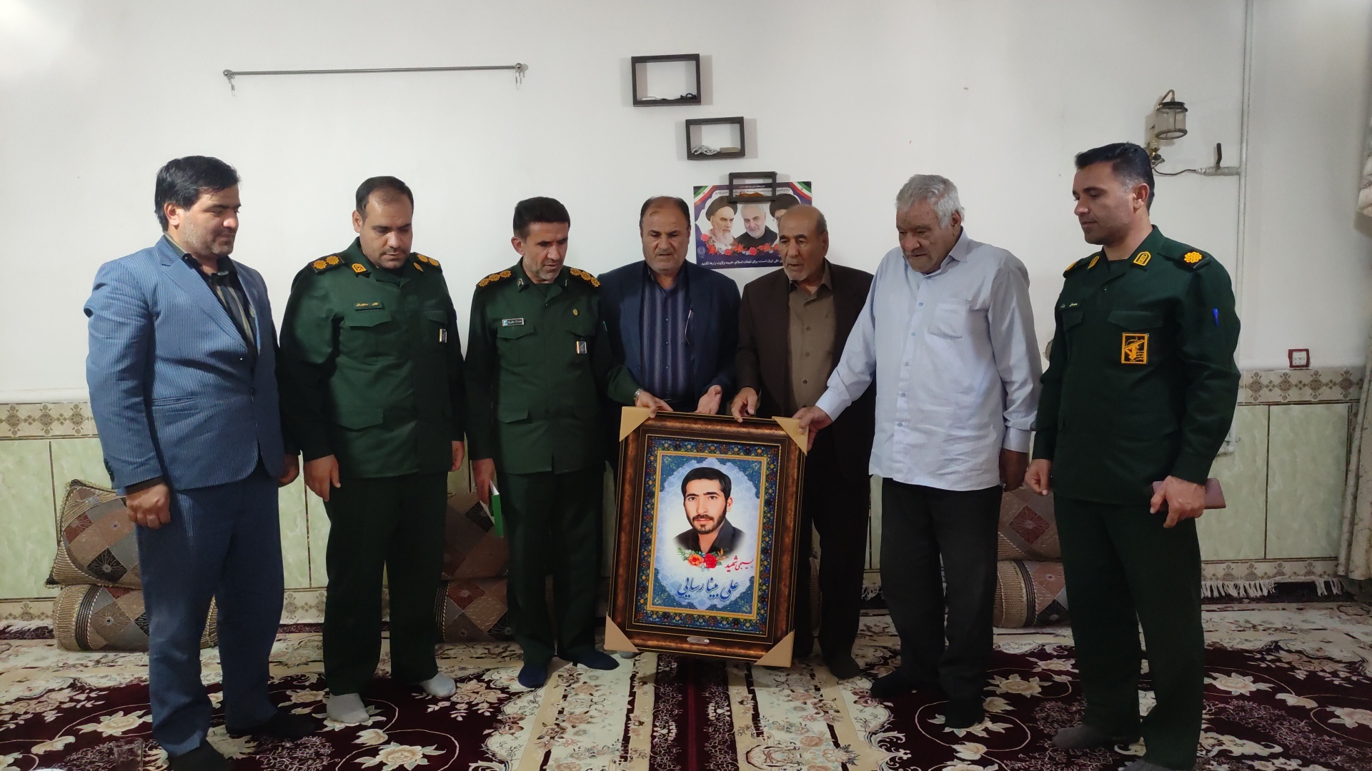 تجلیل معاونت آموزش سپاه فتح استان(ک.ب) از خانواده شهدای این معاونت تجلیل معاونت آموزش سپاه فتح استان(ک.ب) از خانواده شهدای این معاونت