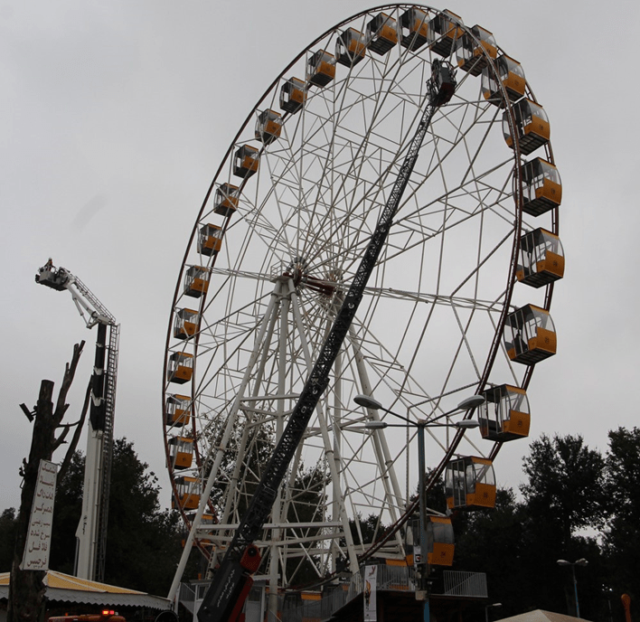 تجربه ۴۰ متر بالاتر از سطح زمین در شهربازیهای رشت! تجربه ۴۰ متر بالاتر از سطح زمین در شهربازیهای رشت!