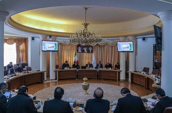 برگزاری جلسه کارگروه انرژی آذربایجانشرقی با لوستر خاموش!