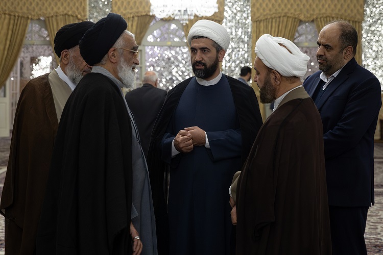 صرفه جویی انرژی اولویت حرم مطهر رضوی است/ شادیهای مشروع در اعیاد ائمه اطهار(ع) باید به جامعه منتقل شود+ گزارش تصویری صرفه جویی انرژی اولویت حرم مطهر رضوی است/ شادیهای مشروع در اعیاد ائمه اطهار(ع) باید به جامعه منتقل شود+ گزارش تصویری