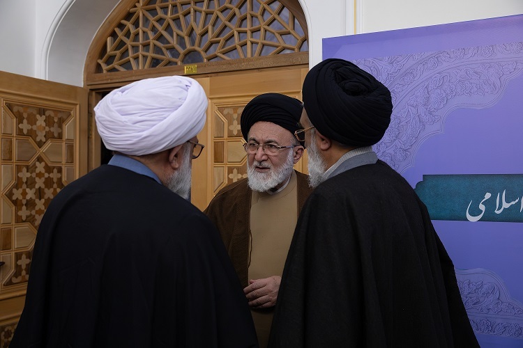 صرفه جویی انرژی اولویت حرم مطهر رضوی است/ شادیهای مشروع در اعیاد ائمه اطهار(ع) باید به جامعه منتقل شود+ گزارش تصویری صرفه جویی انرژی اولویت حرم مطهر رضوی است/ شادیهای مشروع در اعیاد ائمه اطهار(ع) باید به جامعه منتقل شود+ گزارش تصویری