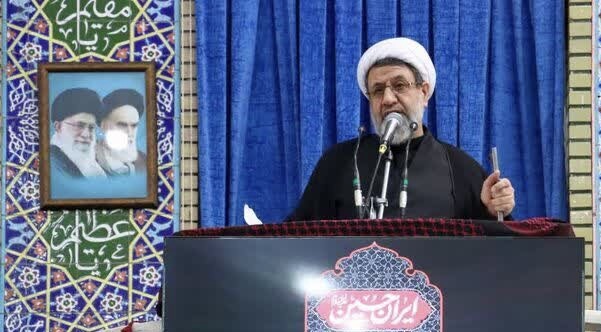 امام‌جمعه کرمان: ملت ایران شجاع است