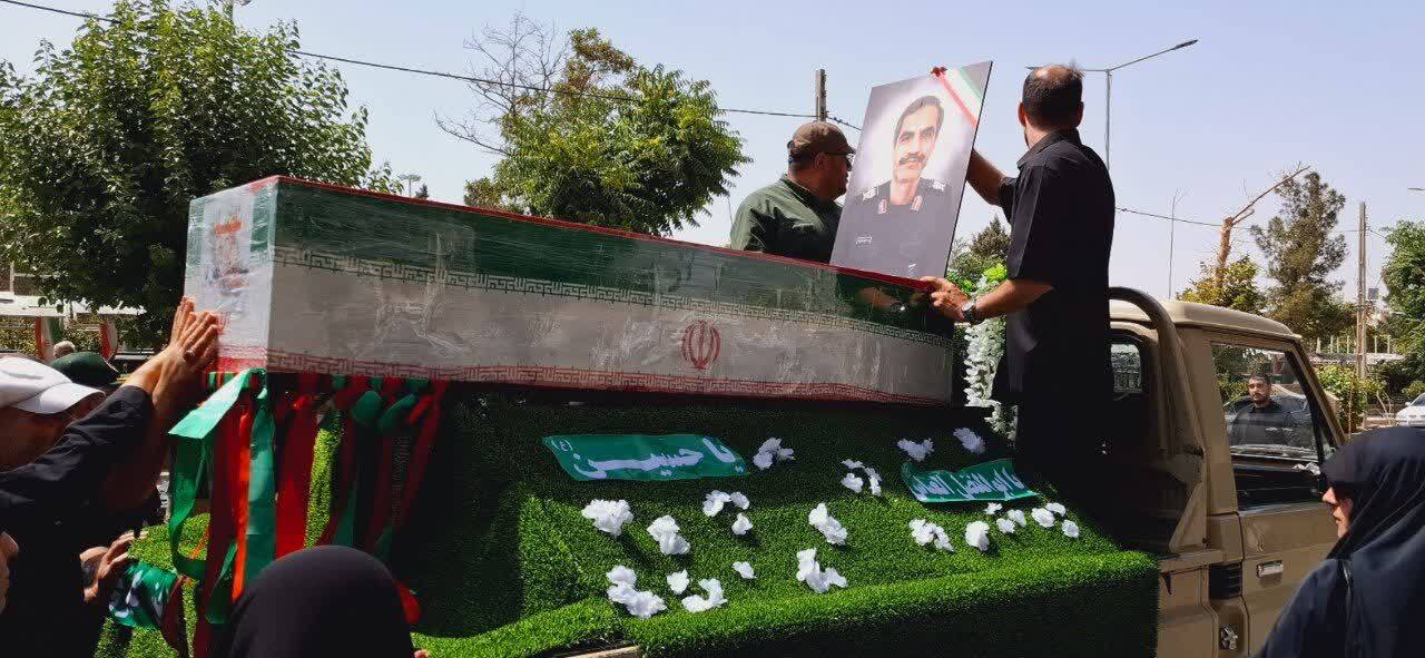 تشییع لاله های سرخ در البرز/وداع مردم با مدافعان وطن +تصاویر تشییع لاله های سرخ در البرز/وداع مردم با مدافعان وطن +تصاویر