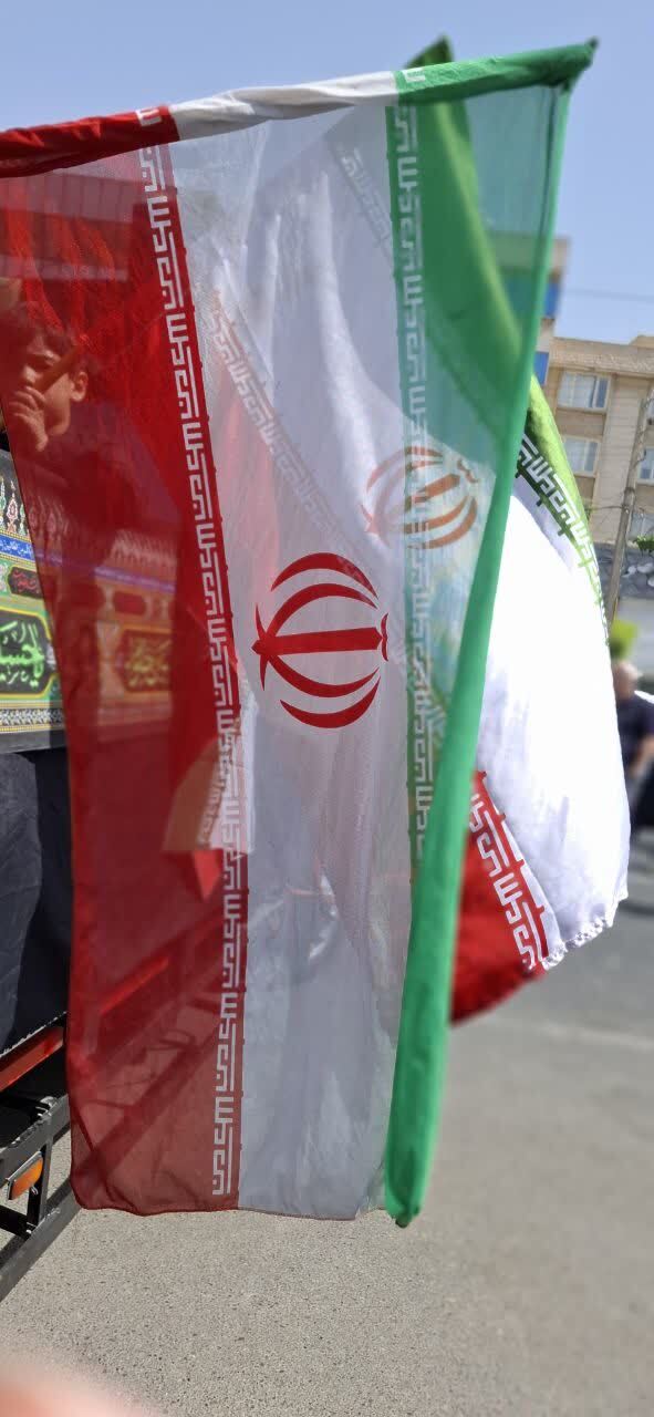 تشییع لاله های سرخ در البرز/وداع مردم با مدافعان وطن +تصاویر تشییع لاله های سرخ در البرز/وداع مردم با مدافعان وطن +تصاویر