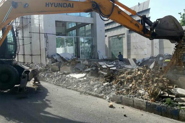 ۲۴ واحد ویلای غیرمجاز در یک روستای چهارباغ تخریب شد ۲۴ واحد ویلای غیرمجاز در یک روستای چهارباغ تخریب شد