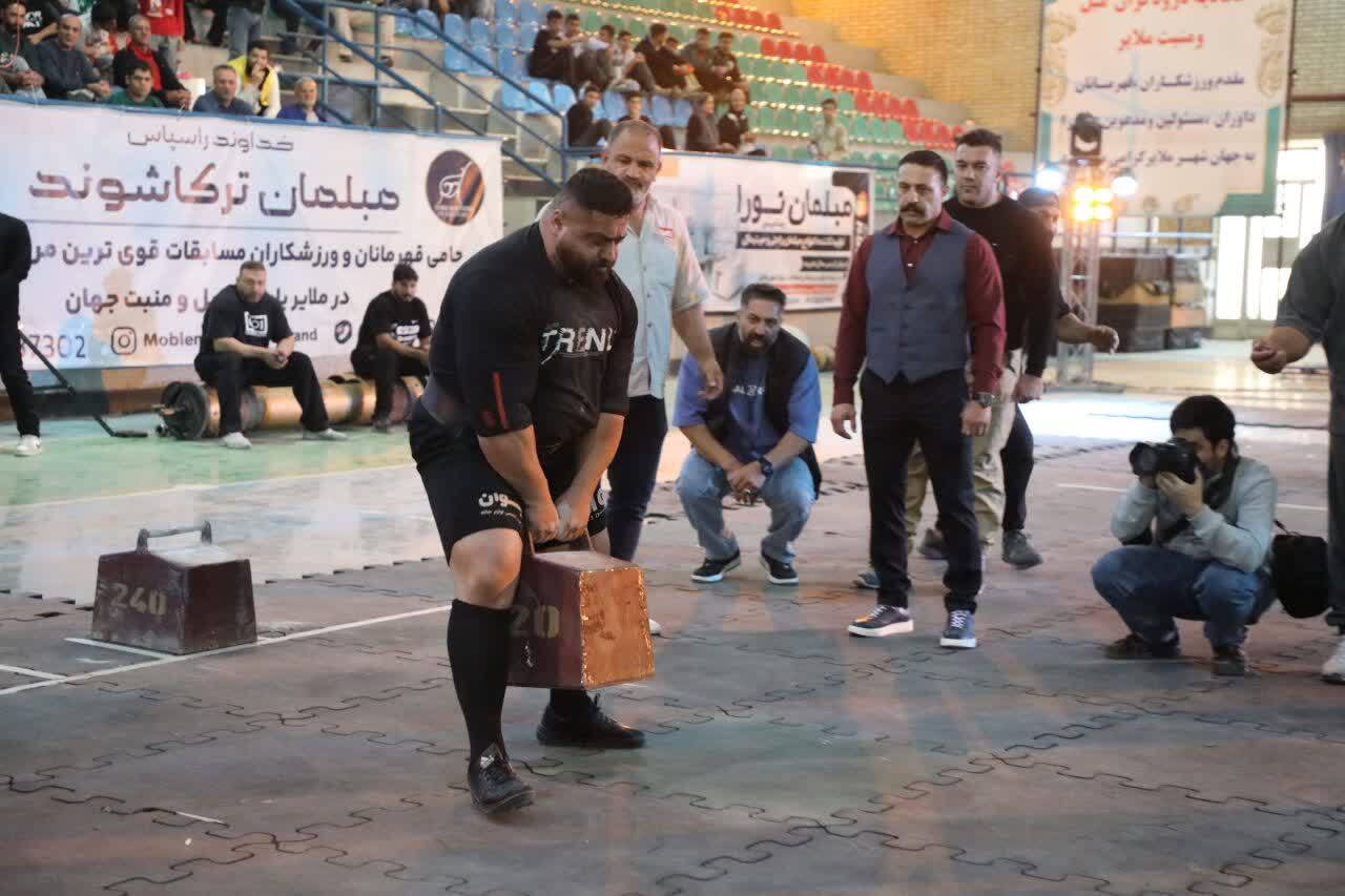 حسین وکیلی قویترین مرد ایران شد حسین وکیلی قویترین مرد ایران شد