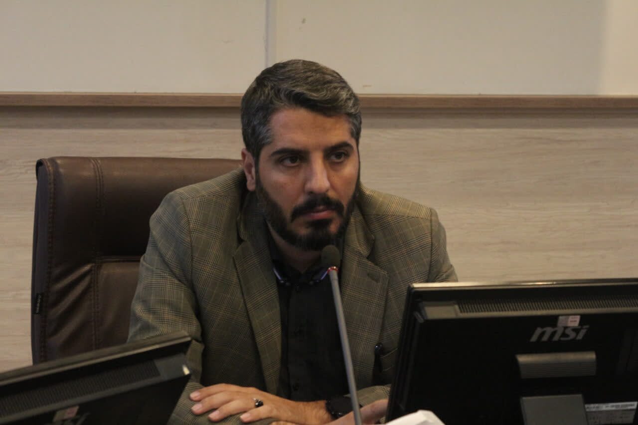 شهرداری به وظایف خود و اولویتها عمل کند و از حاتم بخشی بپرهیزد شهرداری به وظایف خود و اولویتها عمل کند و از حاتم بخشی بپرهیزد