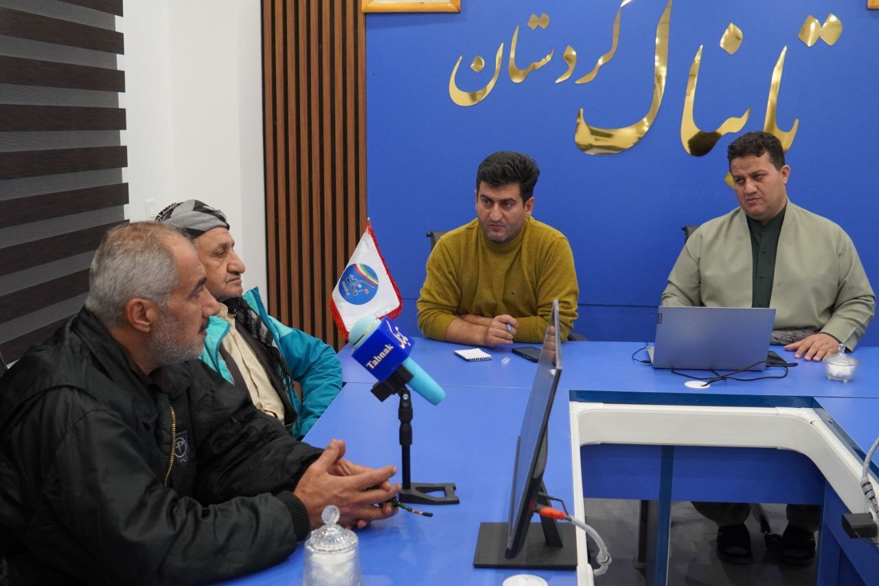 گلایه اهالی شهرک امام حسین(ع) سنندج از نبود آب شرب و فاضلاب/ درخواست پیگیری فوری مسئولان از طریق تابناک گلایه اهالی شهرک امام حسین(ع) سنندج از نبود آب شرب و فاضلاب/ درخواست پیگیری فوری مسئولان از طریق تابناک