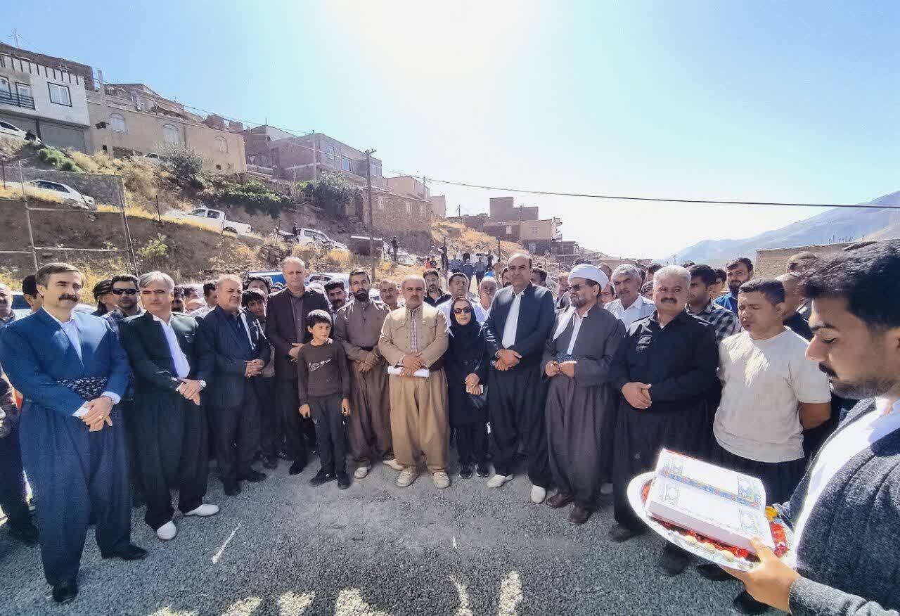 زمین چمن مصنوعی روستای کرجو سنندج به بهره‌برداری رسید + تصاویر