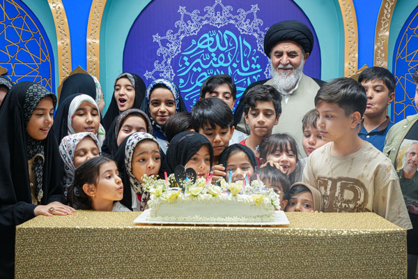 جشن تولد فرزندان شهدا در مسجد مقدس جمکران + عکس جشن تولد فرزندان شهدا در مسجد مقدس جمکران + عکس