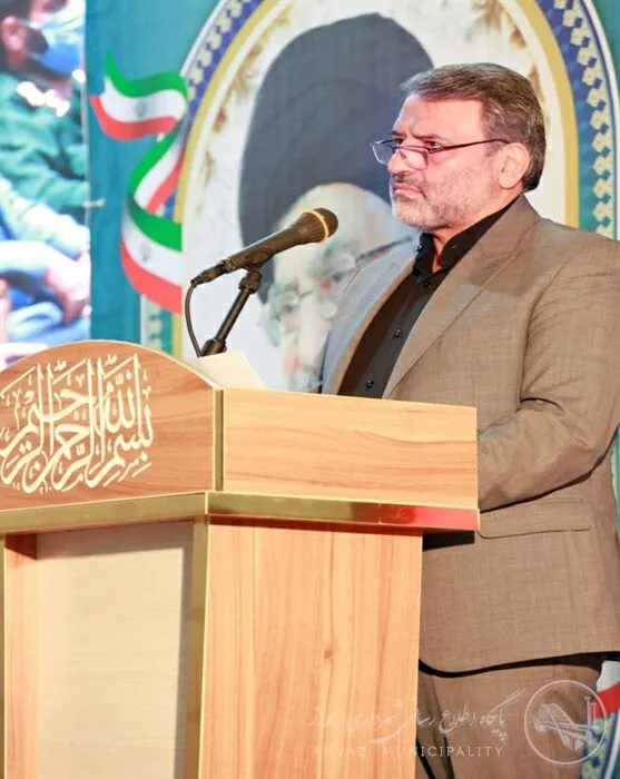 شهردار اهواز : با انسجام، هم افزایی و به دور از حاشیه ها در مسیر تغییرات بنیادین، رفع معضلات شهر، پیشرفت و آبادانی اهواز حرکت می کنیم